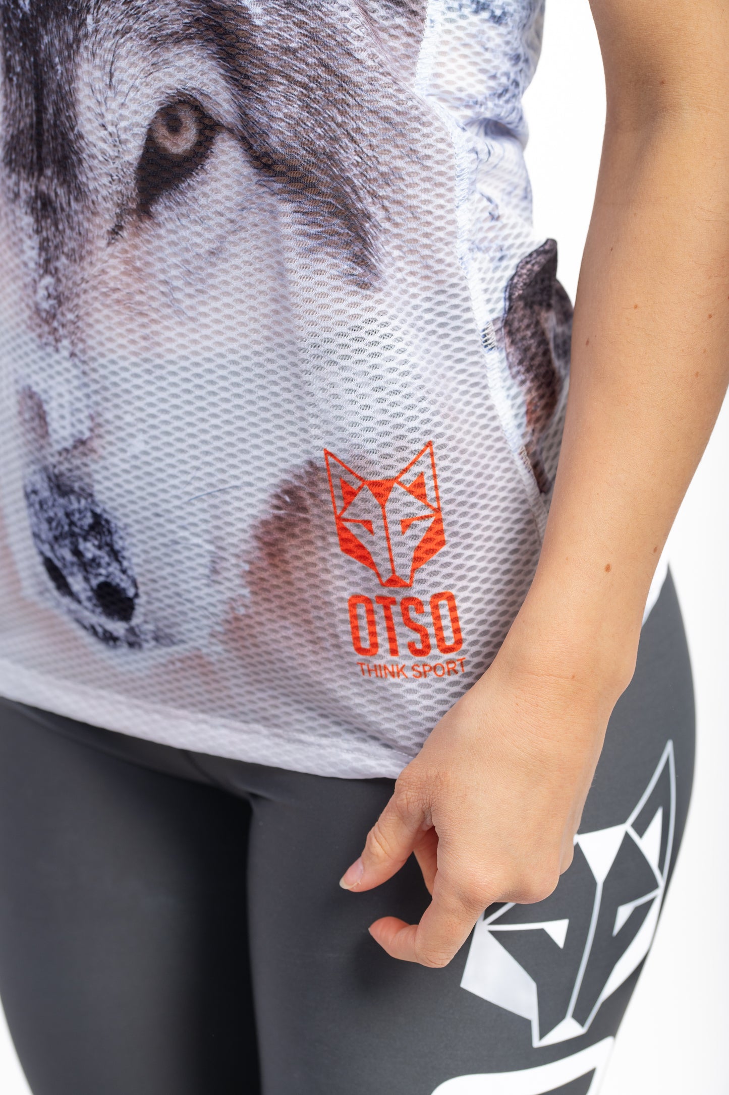 Women's sleeveless t-shirt - Wolf