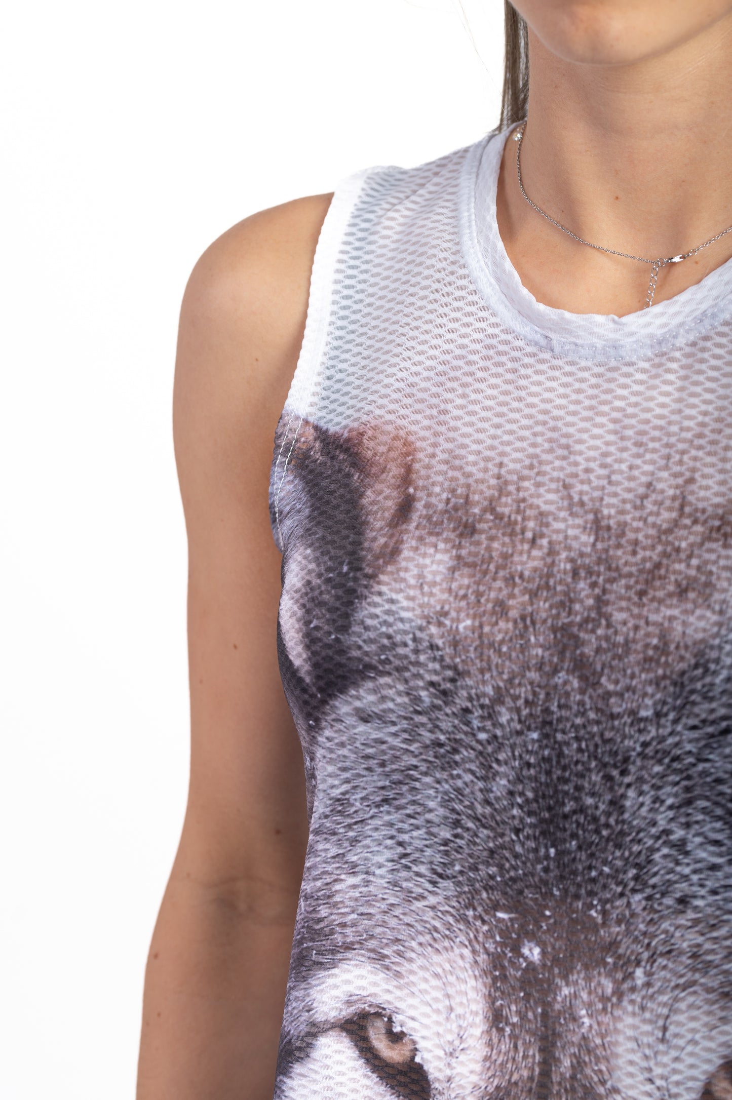 Women's sleeveless t-shirt - Wolf