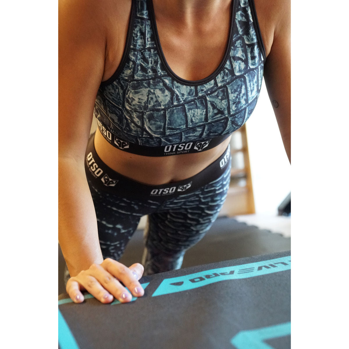 Sports top - Black Snake